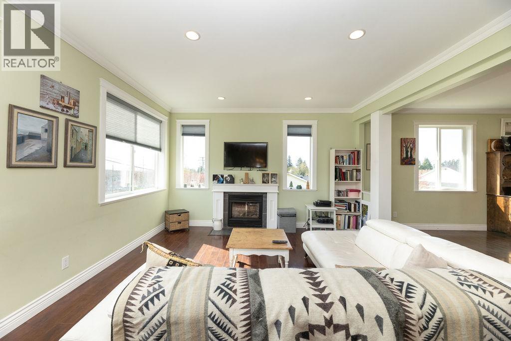 787 NORTH ROAD, Gibsons