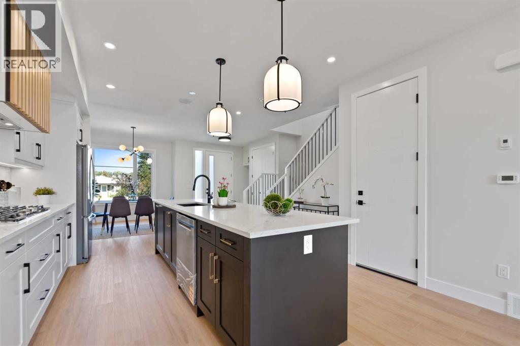 Single Family House for Sale in   Avenue NW Bowness Calgary 