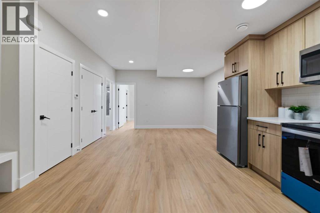 Single Family House for Sale in   Avenue NW Bowness Calgary 