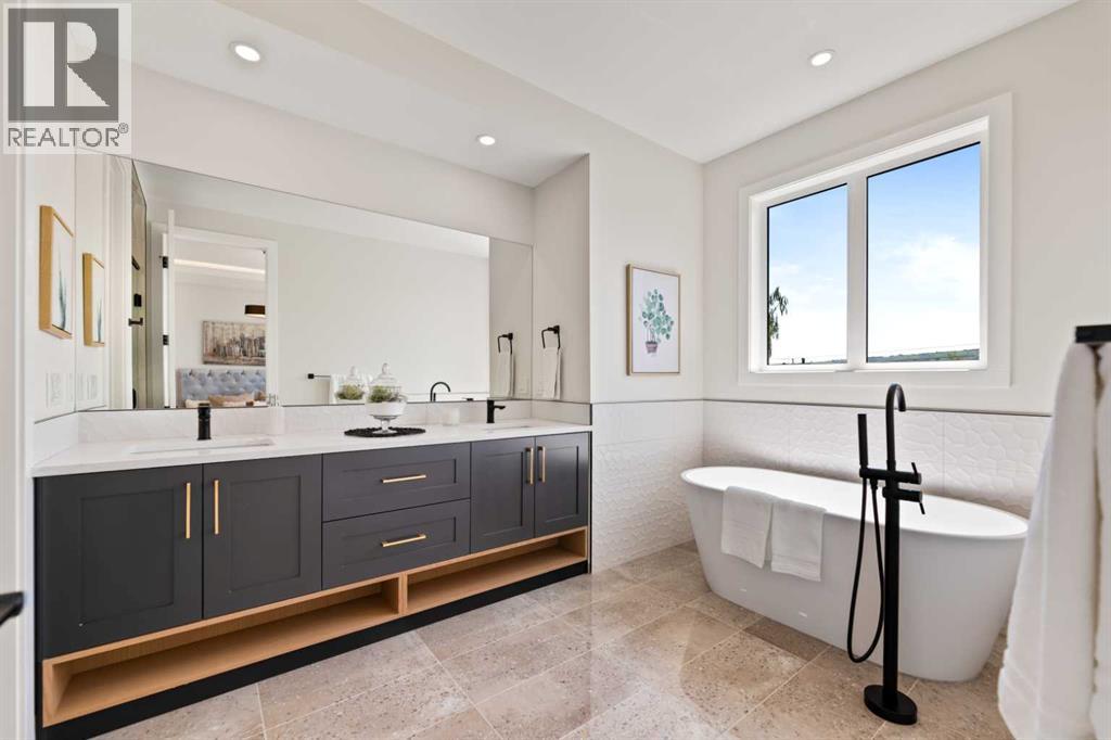 Single Family House for Sale in   Avenue NW Bowness Calgary 