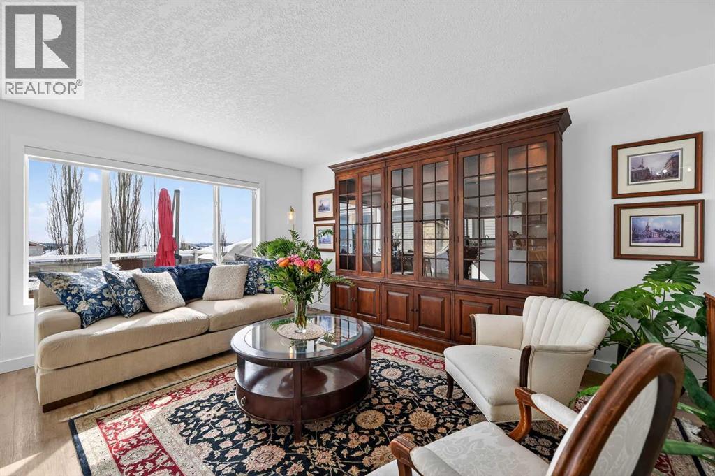 Single Family House for Sale in  Springbluff Boulevard SW Springbank Hill Calgary 