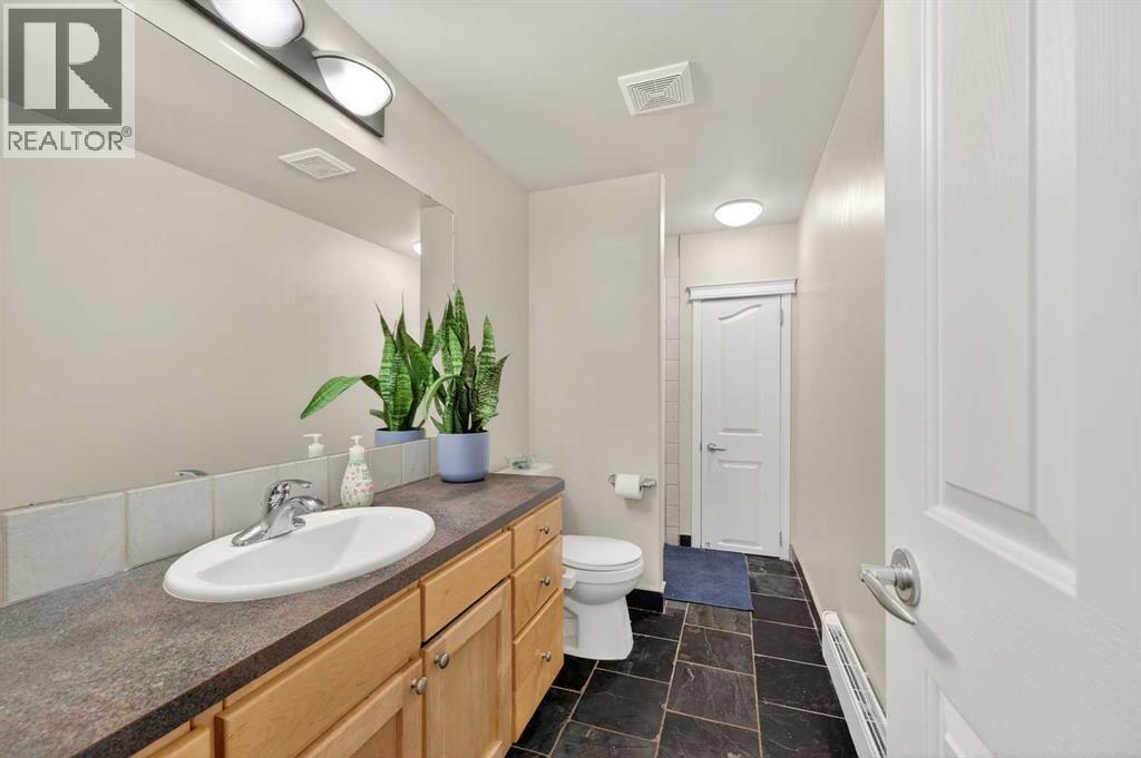 Single Family House for Sale in  Springbluff Boulevard SW Springbank Hill Calgary 