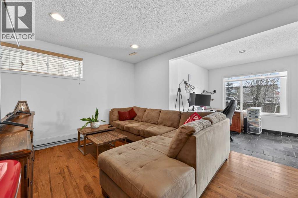 Single Family House for Sale in  Springbluff Boulevard SW Springbank Hill Calgary 