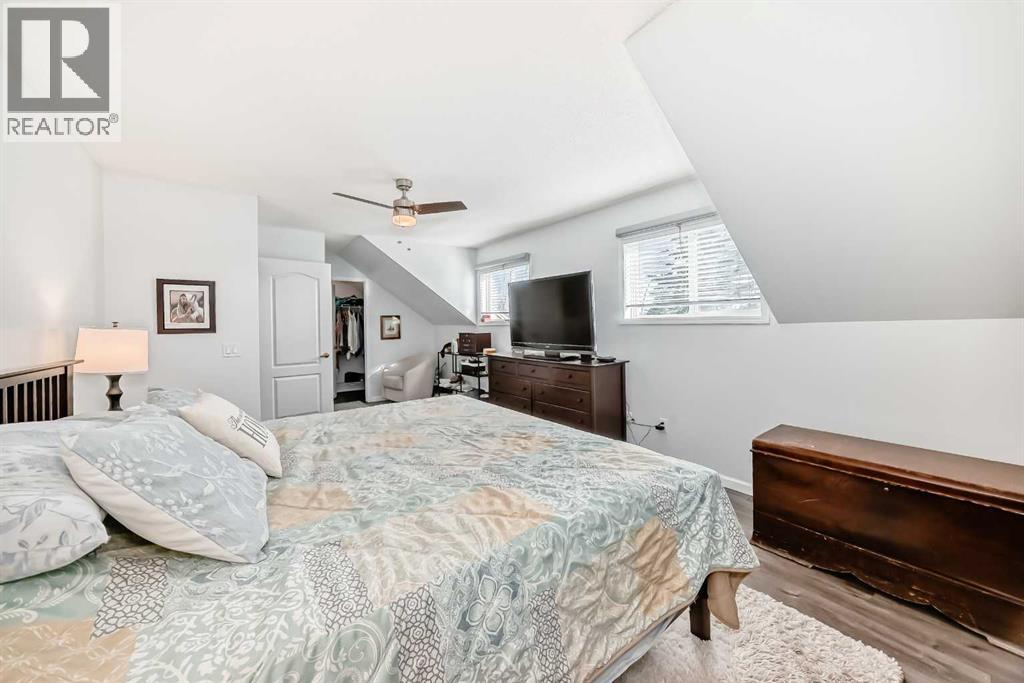 Single Family House 4 Level for Sale in  Sunlake Gardens SE Sundance Calgary 