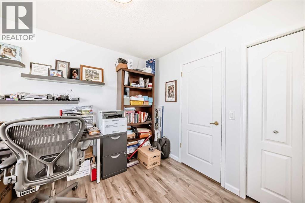 Single Family House 4 Level for Sale in  Sunlake Gardens SE Sundance Calgary 