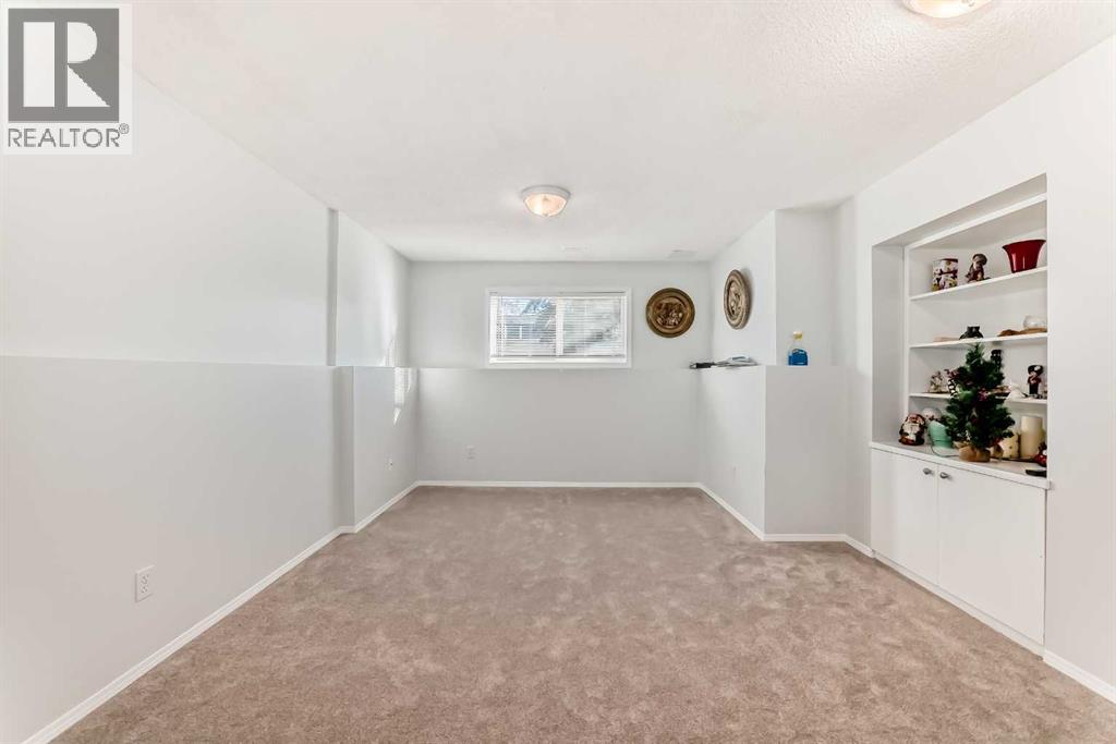 Single Family House 4 Level for Sale in  Sunlake Gardens SE Sundance Calgary 