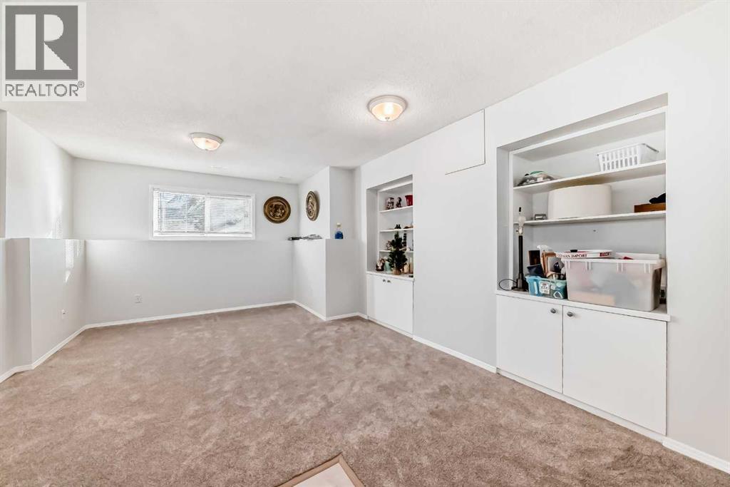 Single Family House 4 Level for Sale in  Sunlake Gardens SE Sundance Calgary 