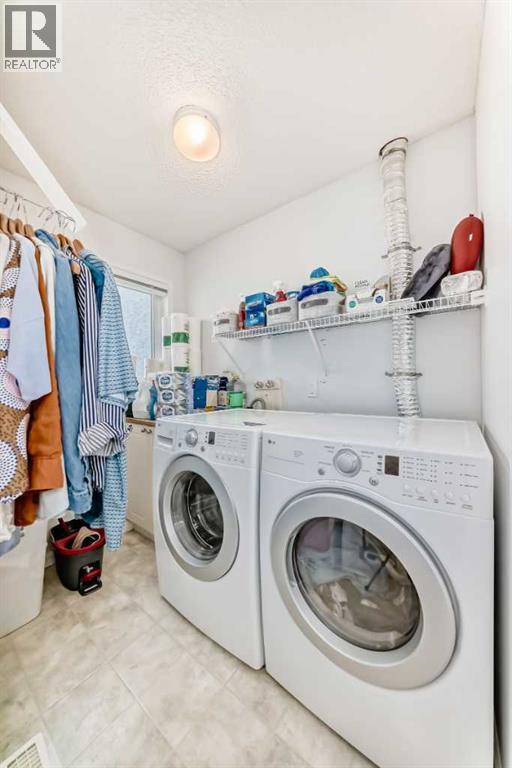 124 Sunlake Gardens SE, Calgary, Alberta