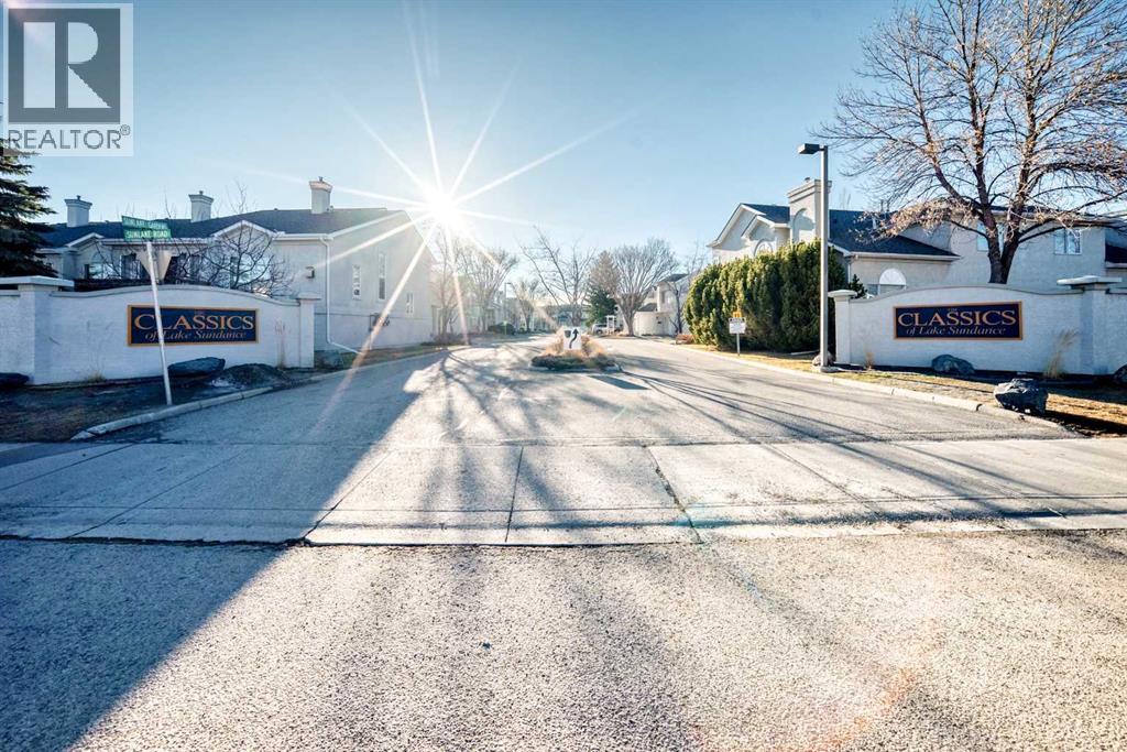 Single Family House 4 Level for Sale in  Sunlake Gardens SE Sundance Calgary 