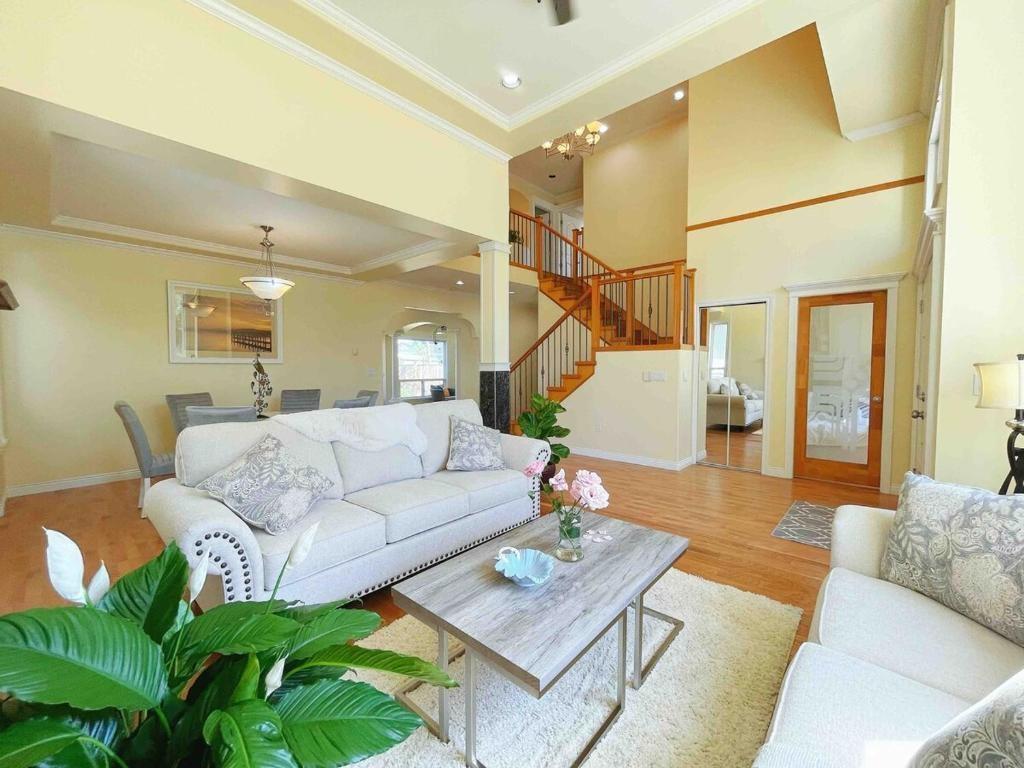 6194 175A Street - photo 2