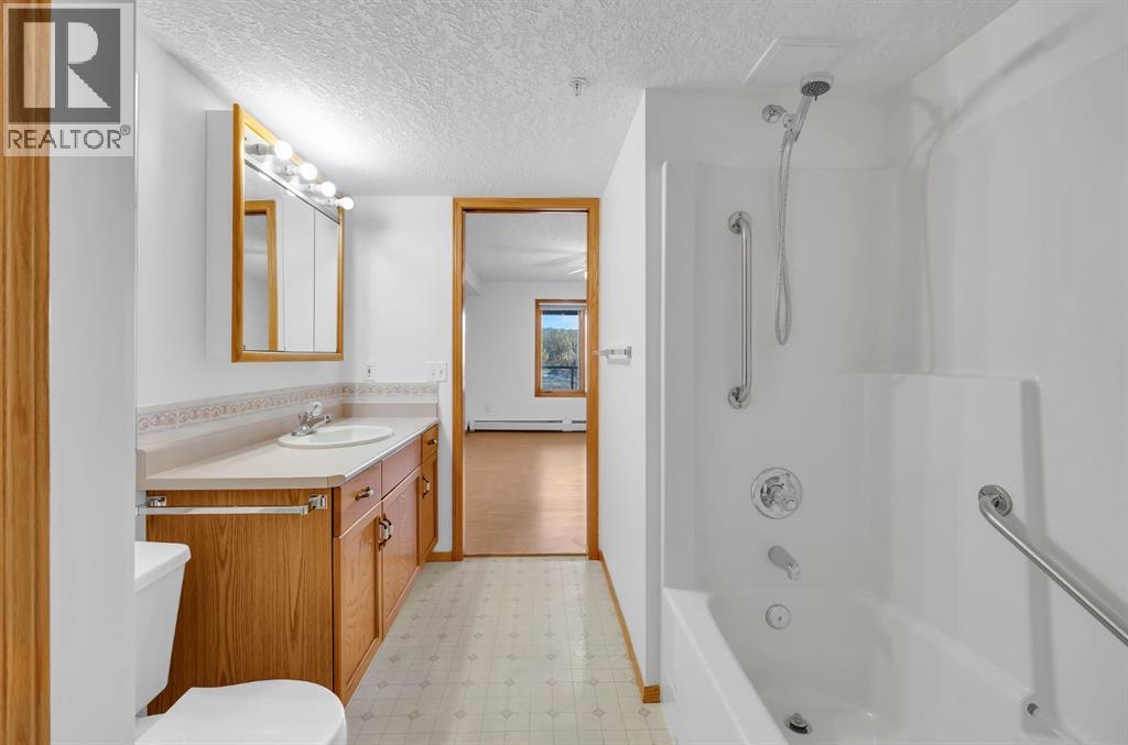 Single Family House for Sale in   Sierra Morena Boulevard SW Signal Hill Calgary 