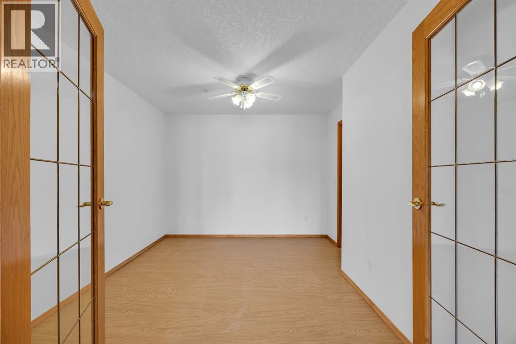 Single Family House for Sale in   Sierra Morena Boulevard SW Signal Hill Calgary 