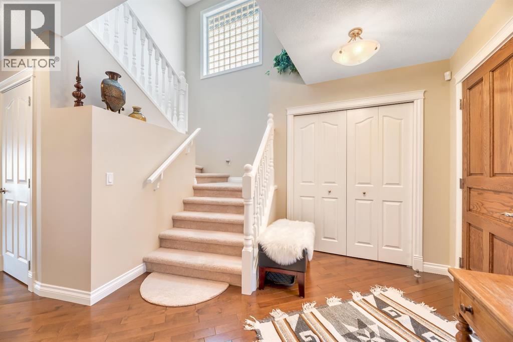 Single Family House for Sale in  Everhollow Crescent SW Evergreen Calgary 