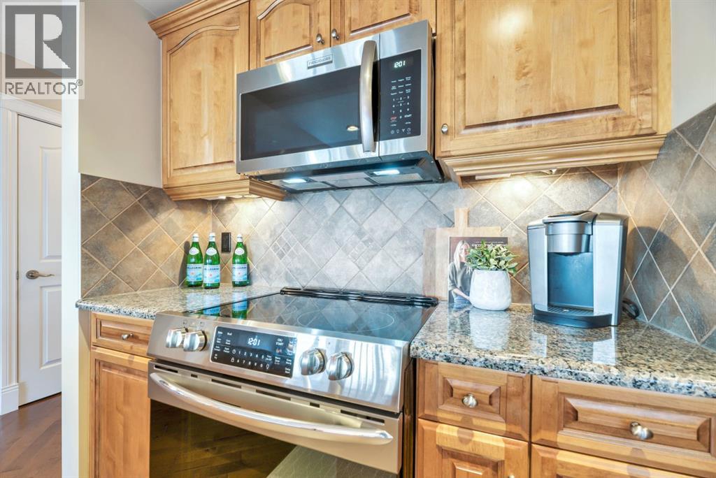 Single Family House for Sale in  Everhollow Crescent SW Evergreen Calgary 