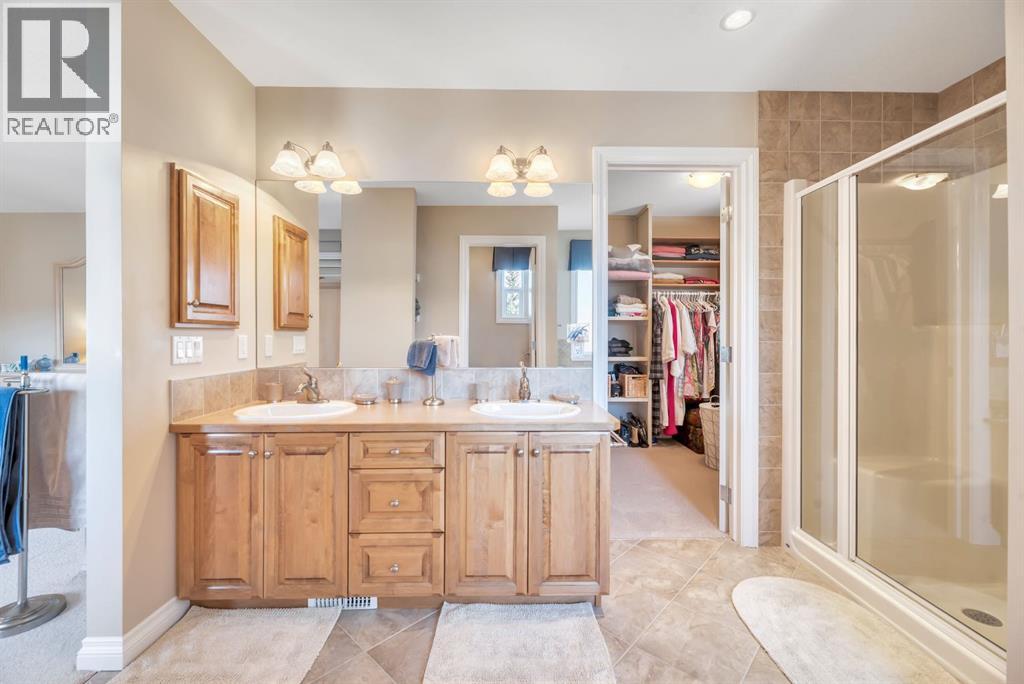 32 Everhollow Crescent SW, Calgary, Alberta