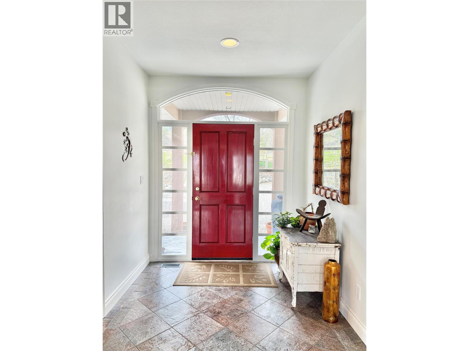 614 Wilson Mountain Road, Oliver