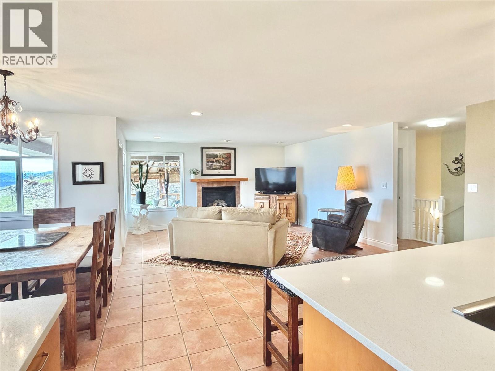 614 Wilson Mountain Road, Oliver