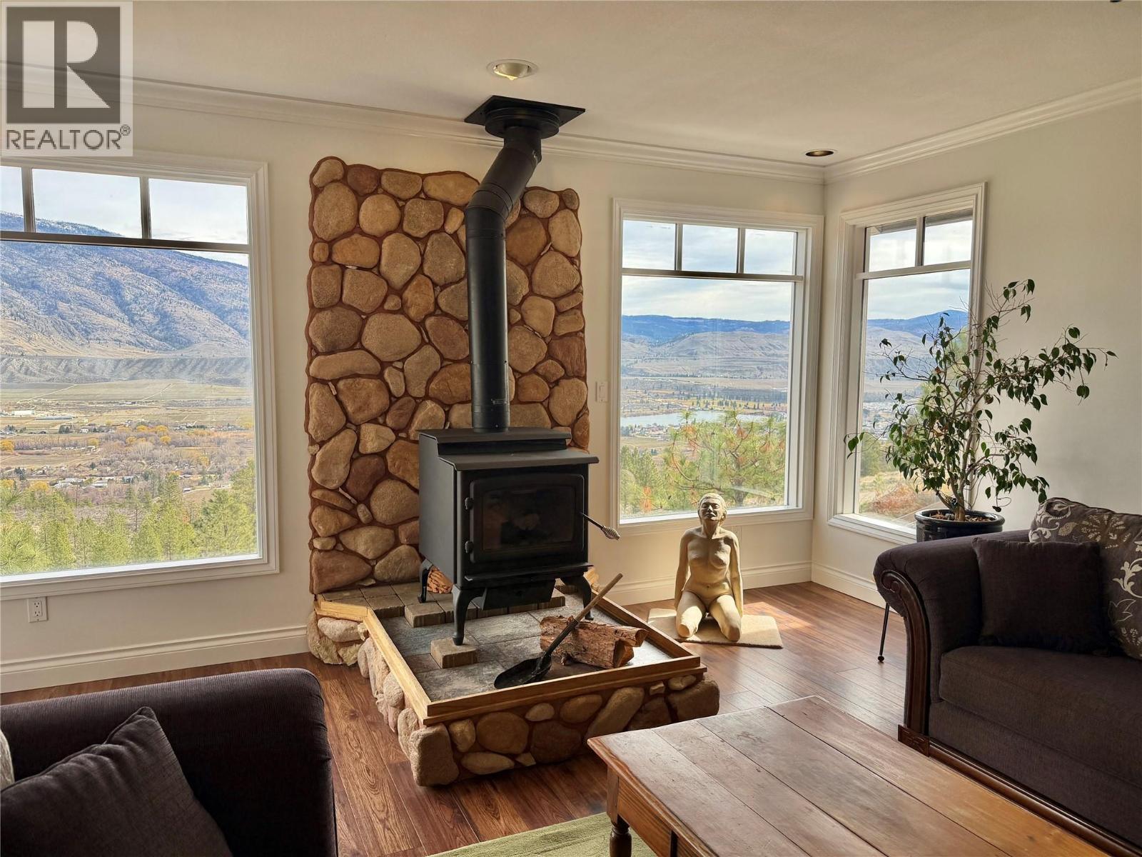 614 Wilson Mountain Road, Oliver