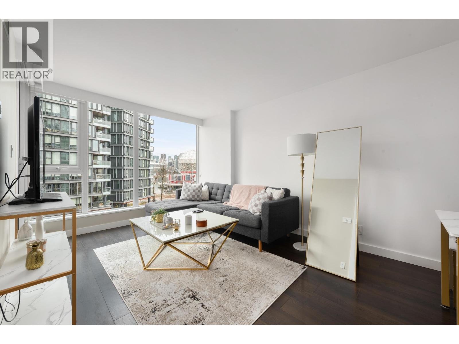 708 1618 QUEBEC Street - main photo