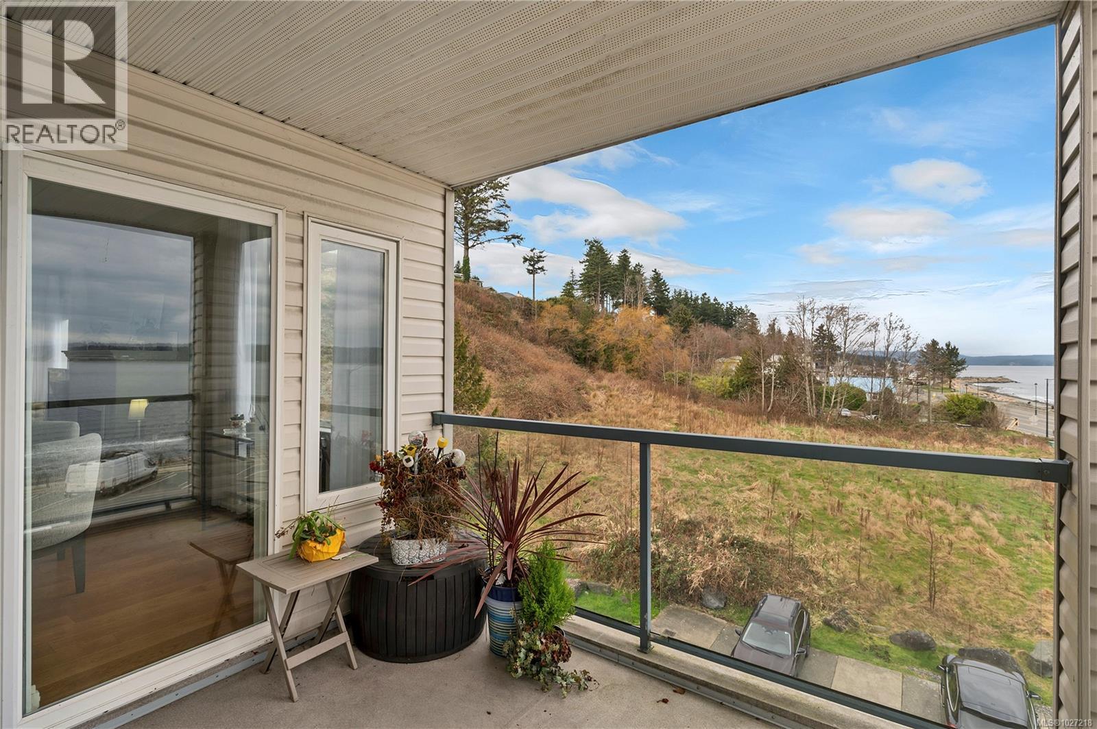 #308 1350 ISLAND HWY S - 32