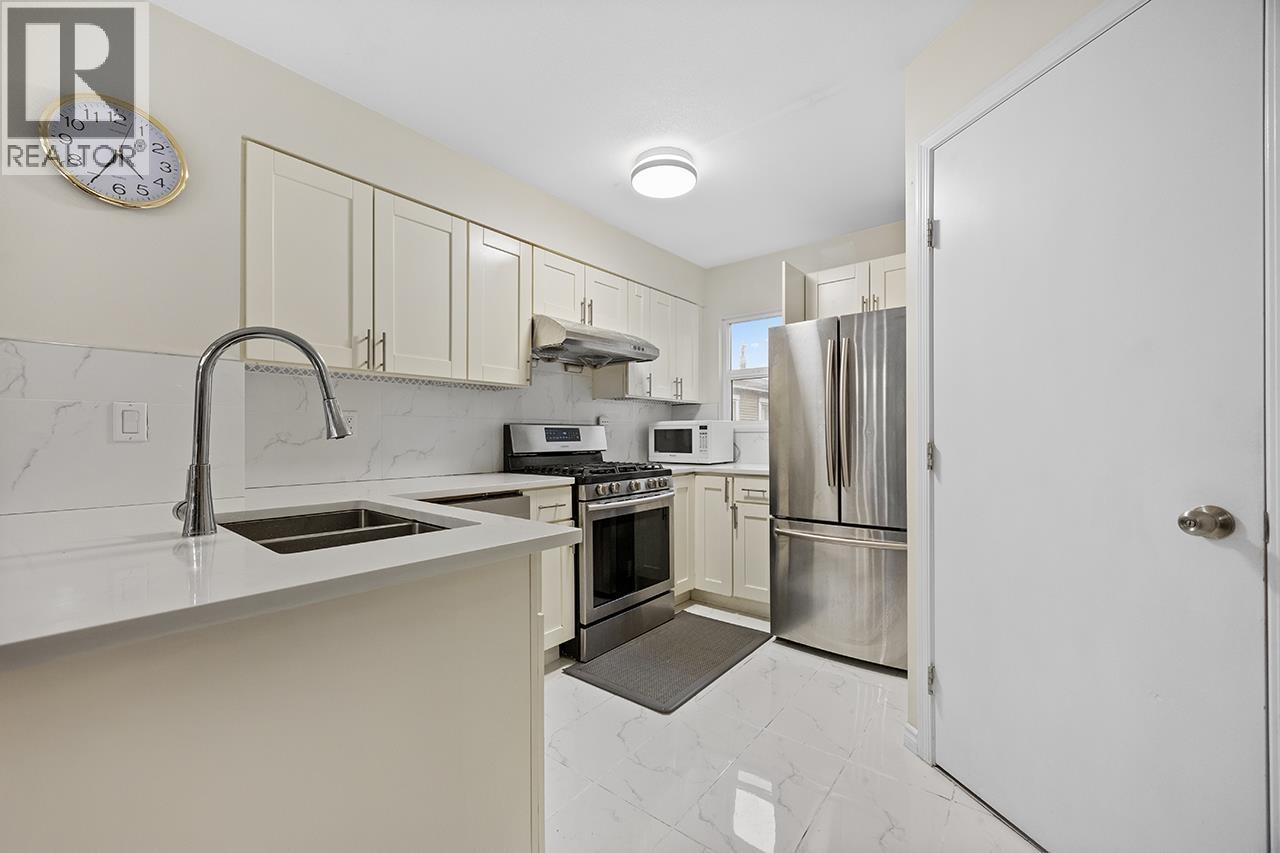 52 7088 LYNNWOOD Drive - photo 2