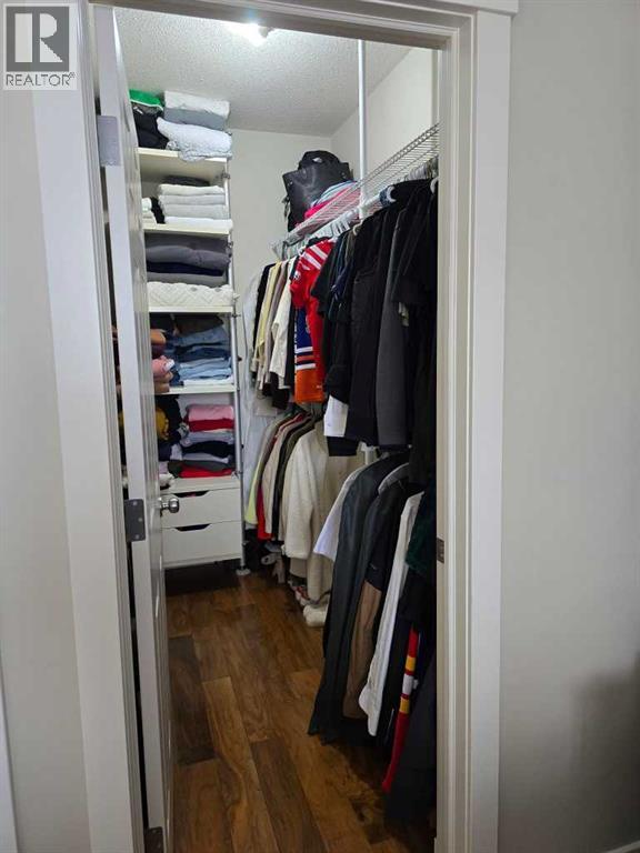 Single Family House for Sale in   Wentworth Drive SW West Springs Calgary 