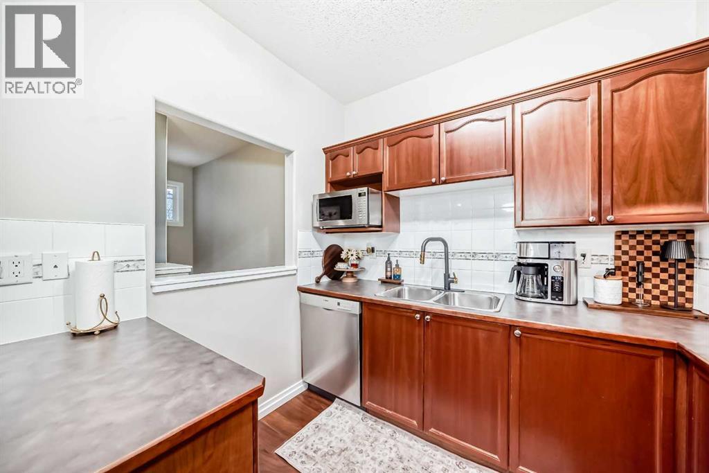 Single Family House for Sale in   Wentworth Drive SW West Springs Calgary 