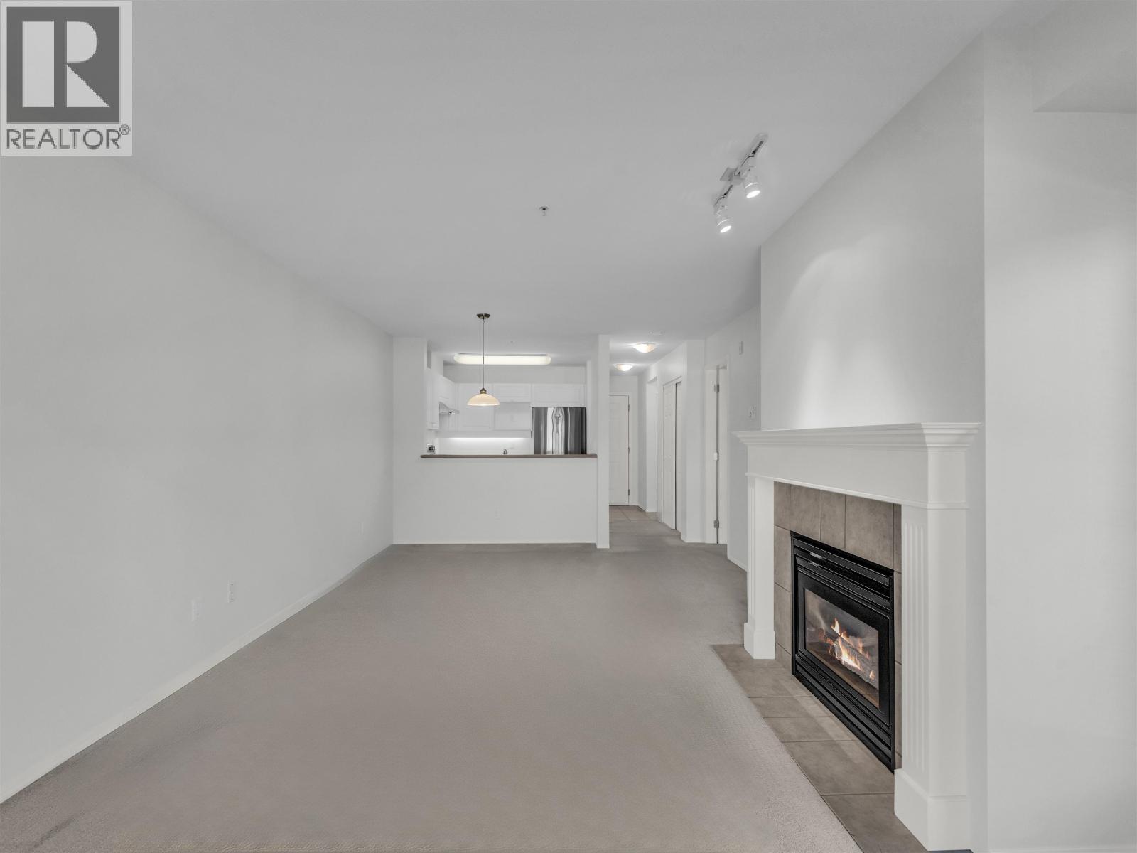 201 2393 WELCHER AVENUE, Port Coquitlam