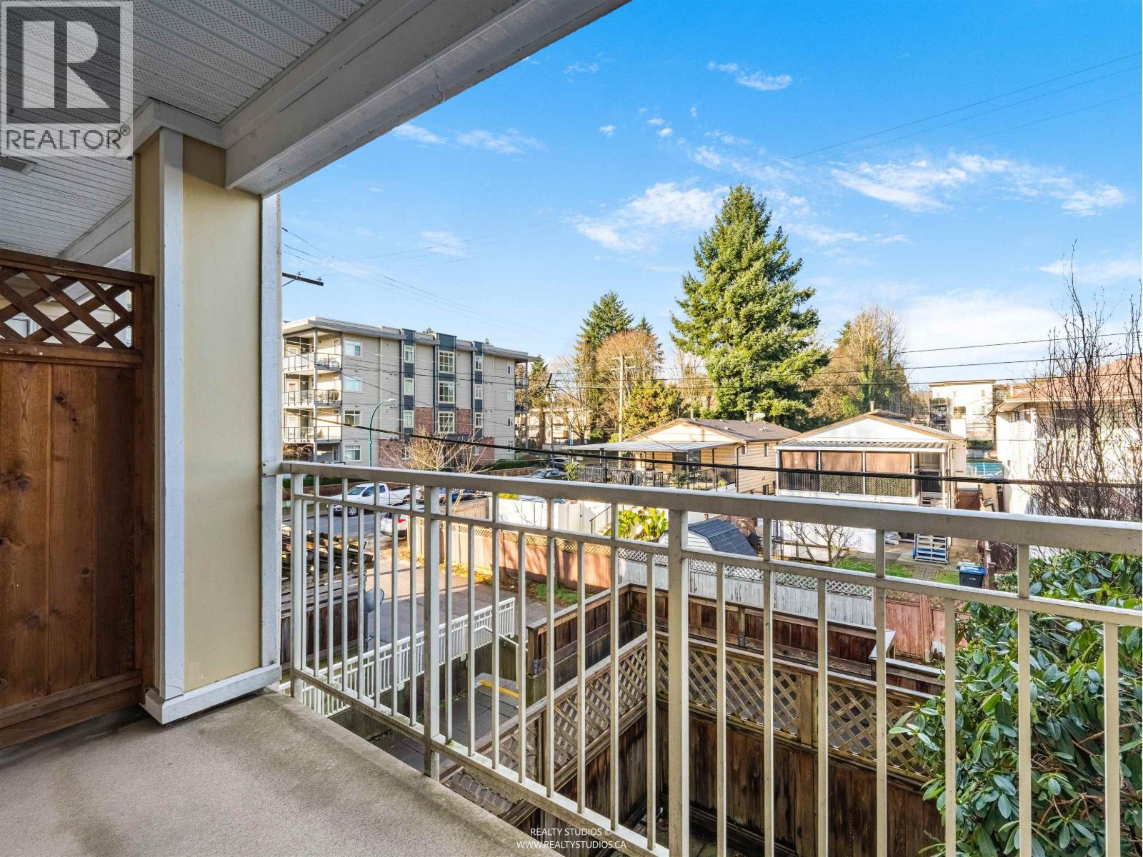 201 2393 WELCHER AVENUE, Port Coquitlam