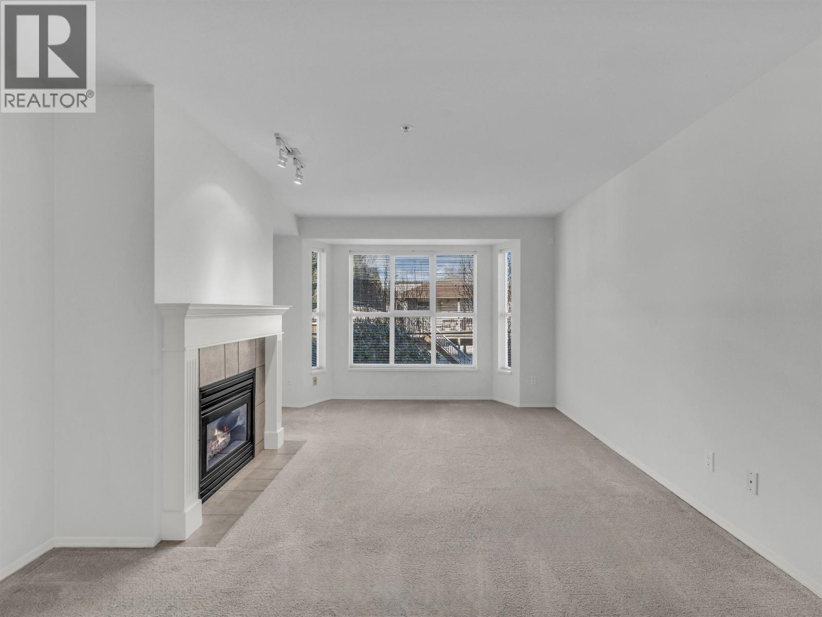 201 2393 WELCHER Avenue - photo 2