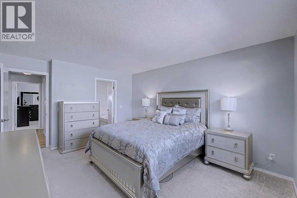 Single Family House Bi-level for Sale in  Sunlake Circle SE Sundance Calgary 