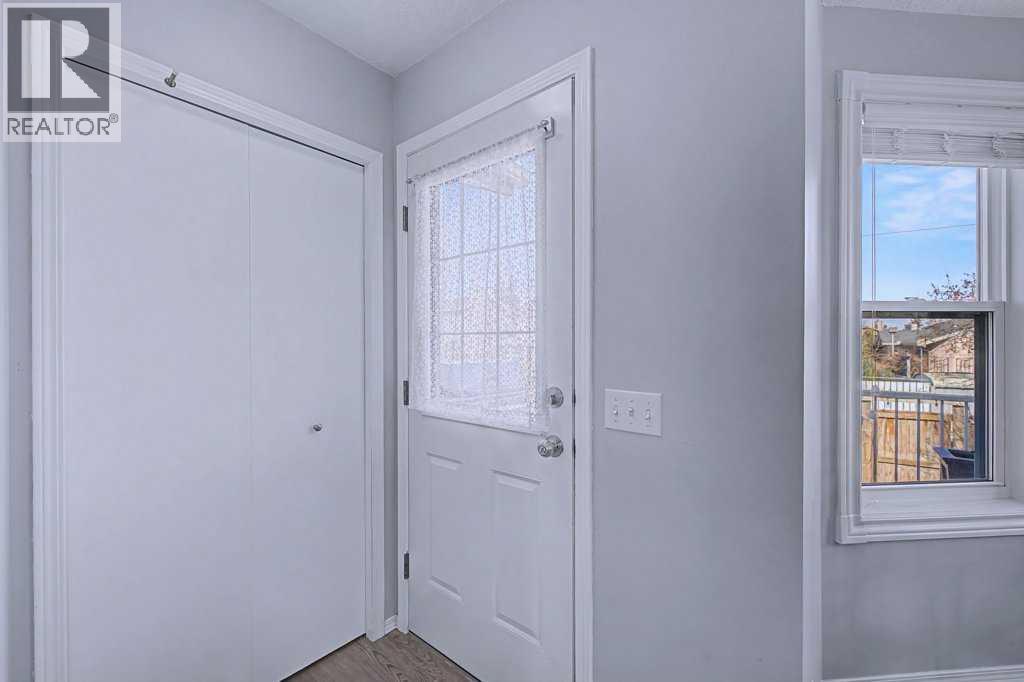 Single Family House Bi-level for Sale in  Sunlake Circle SE Sundance Calgary 