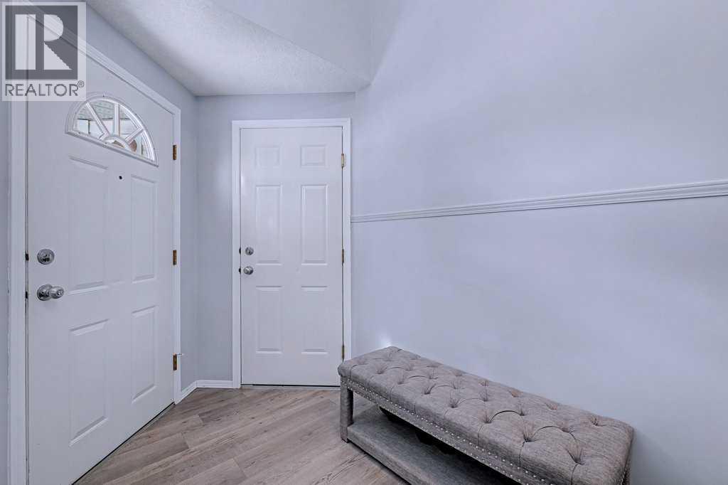 Single Family House Bi-level for Sale in  Sunlake Circle SE Sundance Calgary 