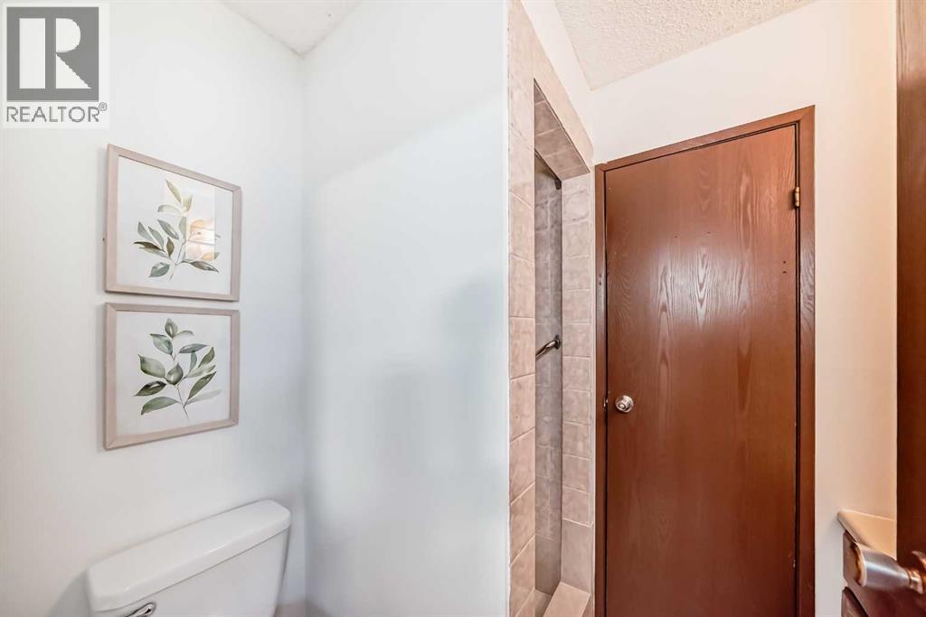 Single Family House Bungalow for Sale in  Temple Drive NE Temple Calgary 