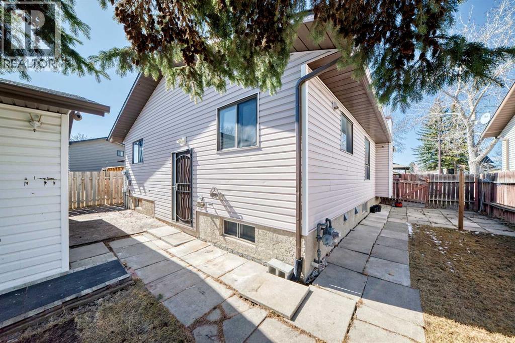 Single Family House Bungalow for Sale in  Temple Drive NE Temple Calgary 