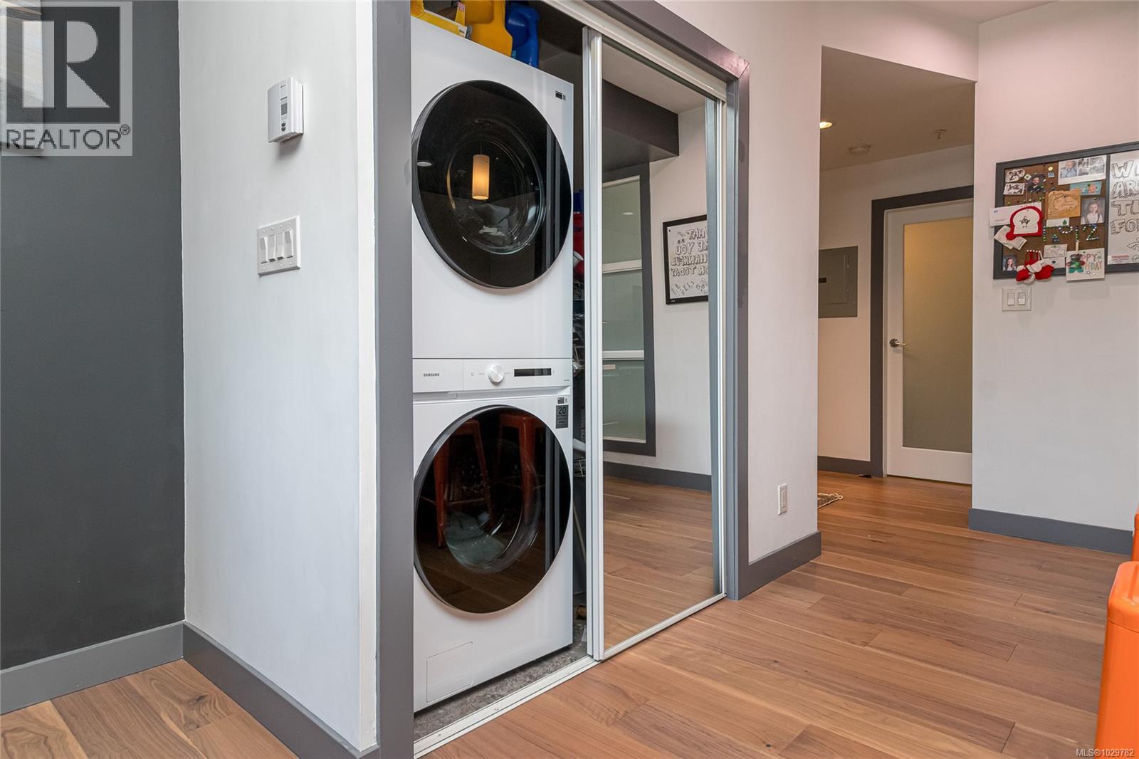 #201 1008 TILLICUM RD - 16