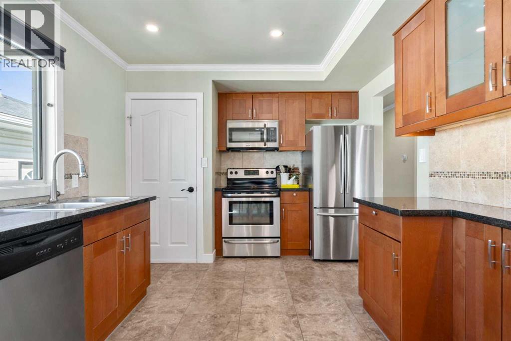 Single Family House Bungalow for Sale in  Buckthorn Road NW Thorncliffe Calgary 