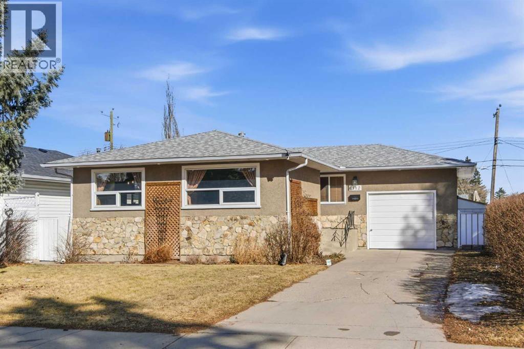 Single Family House Bungalow for Sale in  Buckthorn Road NW Thorncliffe Calgary 