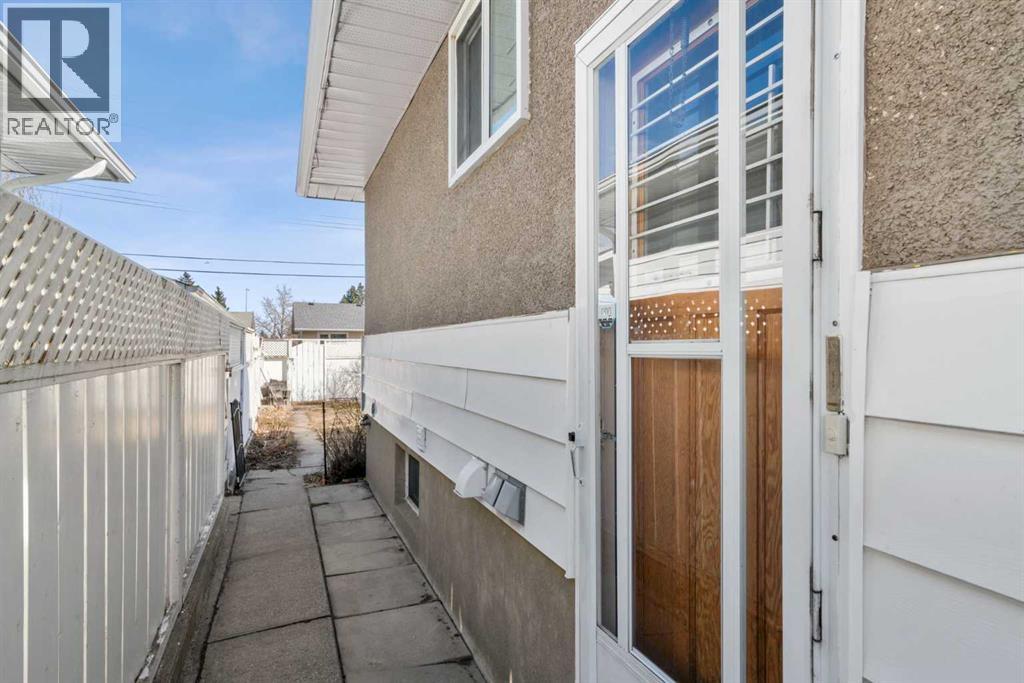 Single Family House Bungalow for Sale in  Buckthorn Road NW Thorncliffe Calgary 