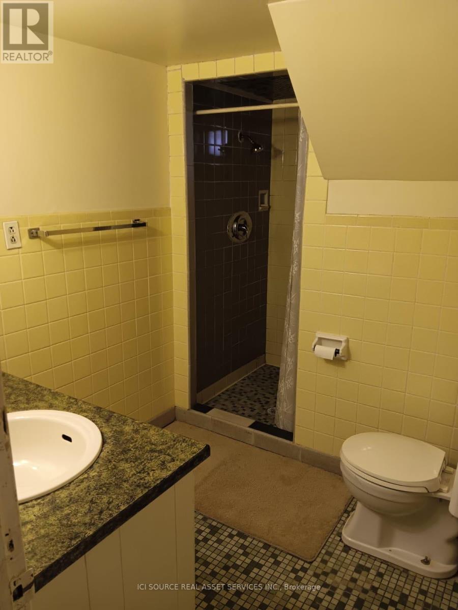 73 BURR AVENUE,Toronto (Rustic),,