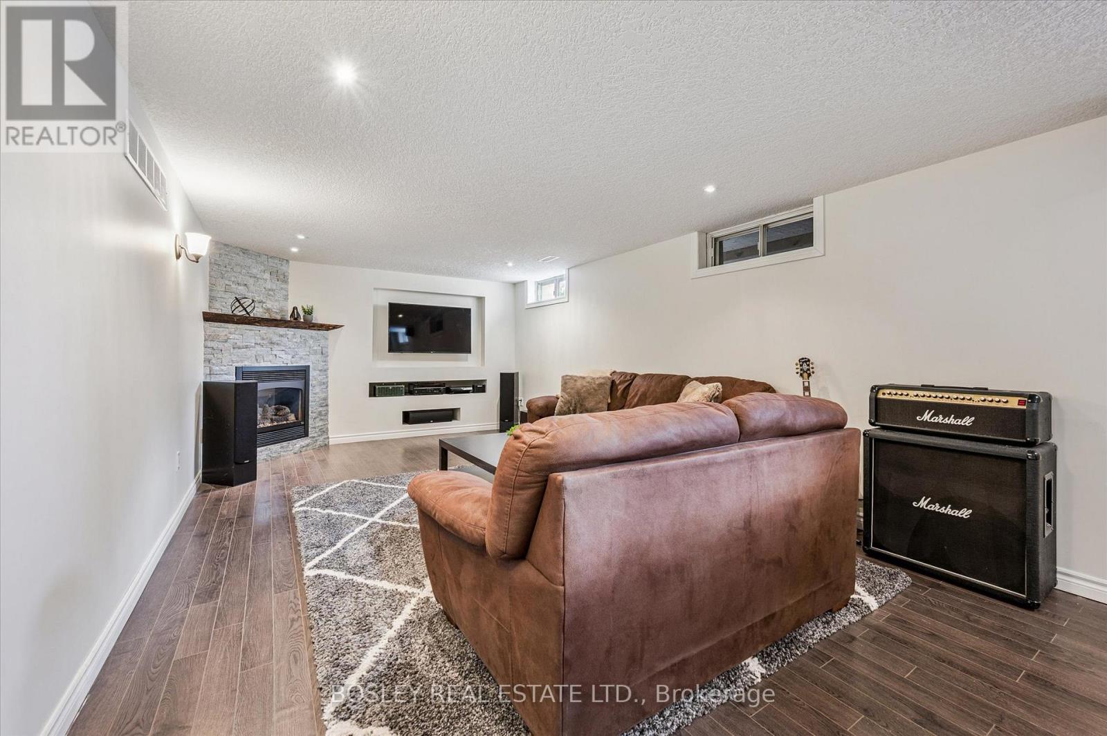 204 IRVINE STREET — photo 19