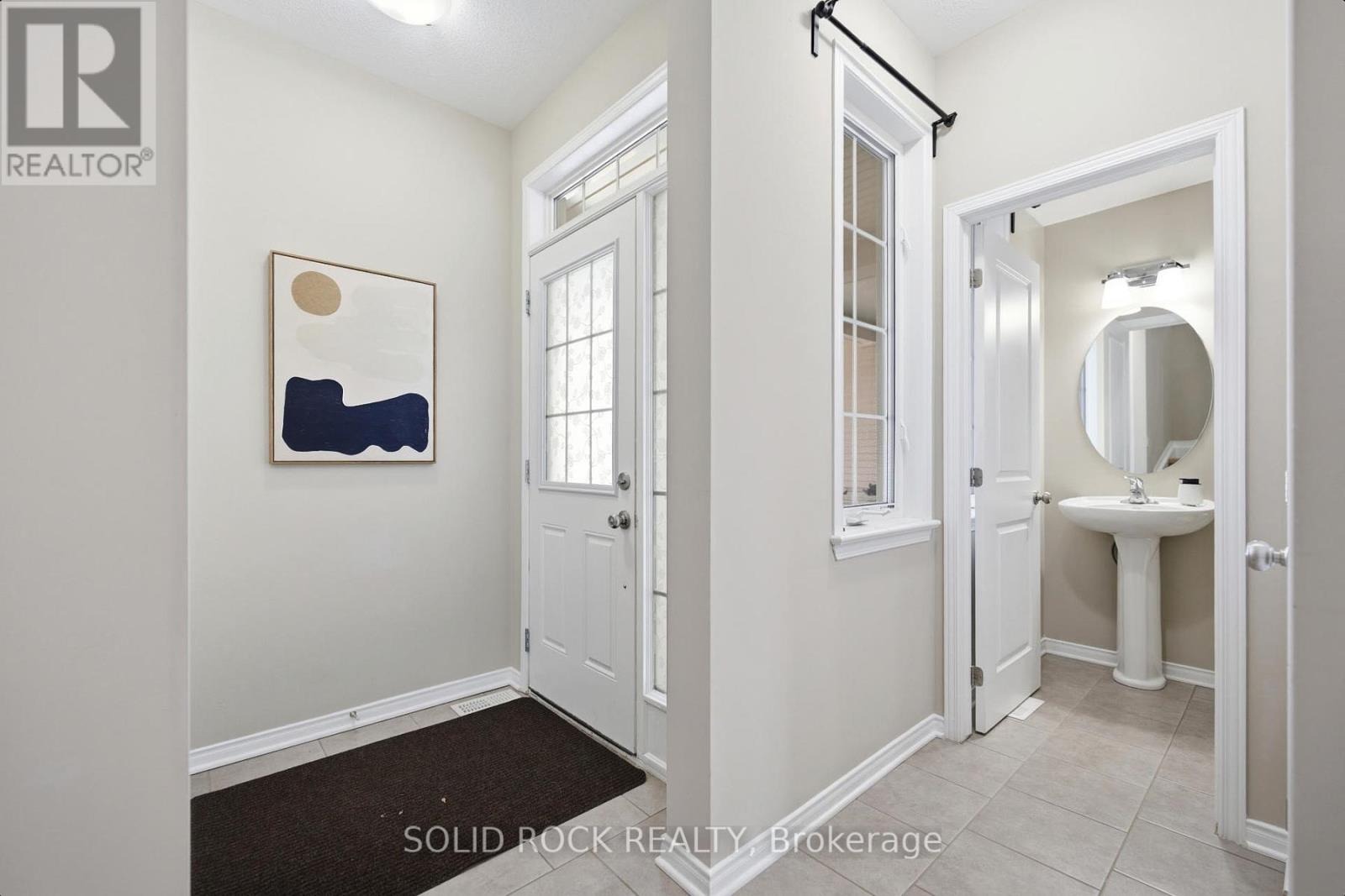 Entrance with a lot of windows allowing light