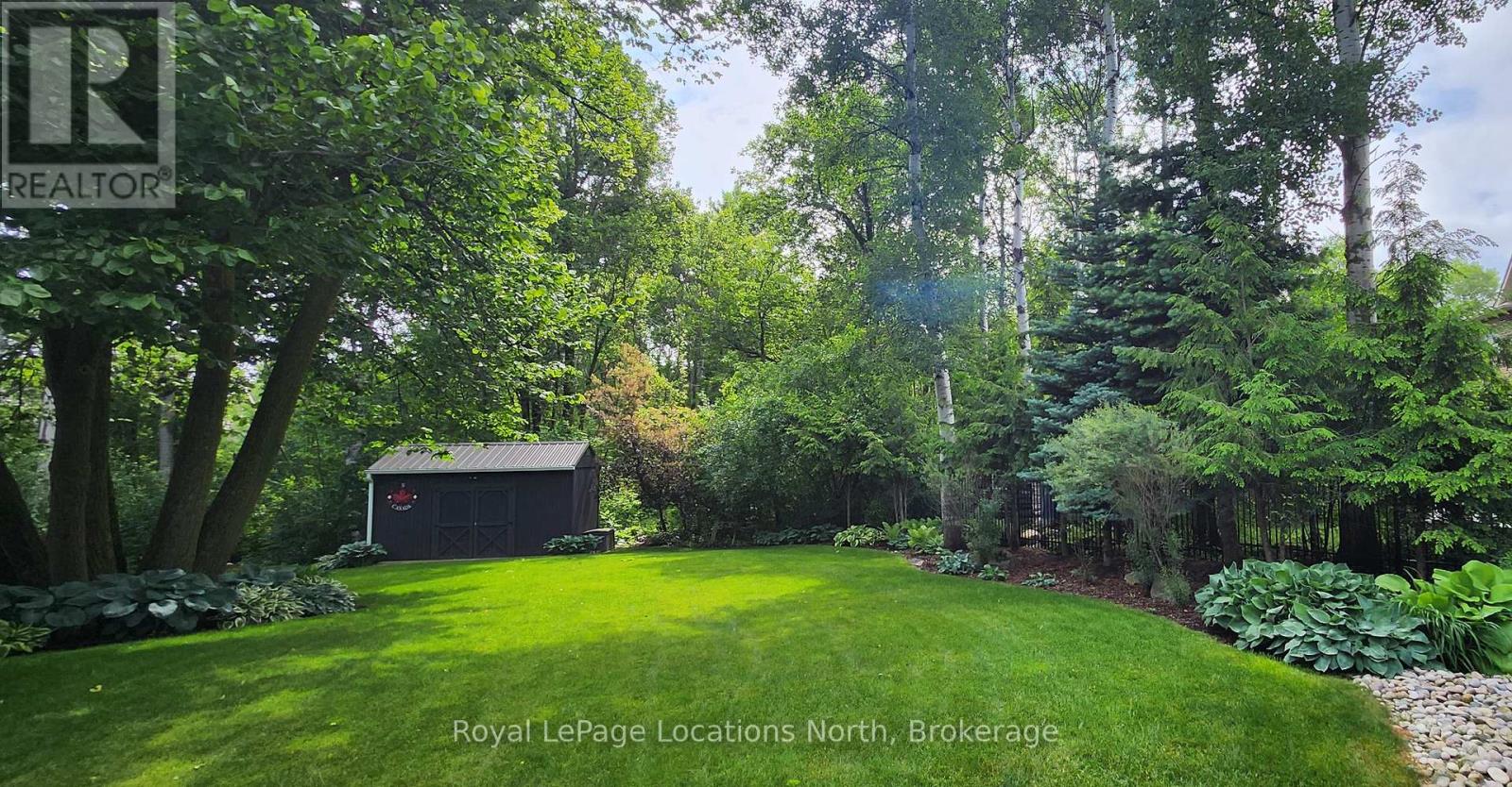 Yard Back Right - Lots of Privacy