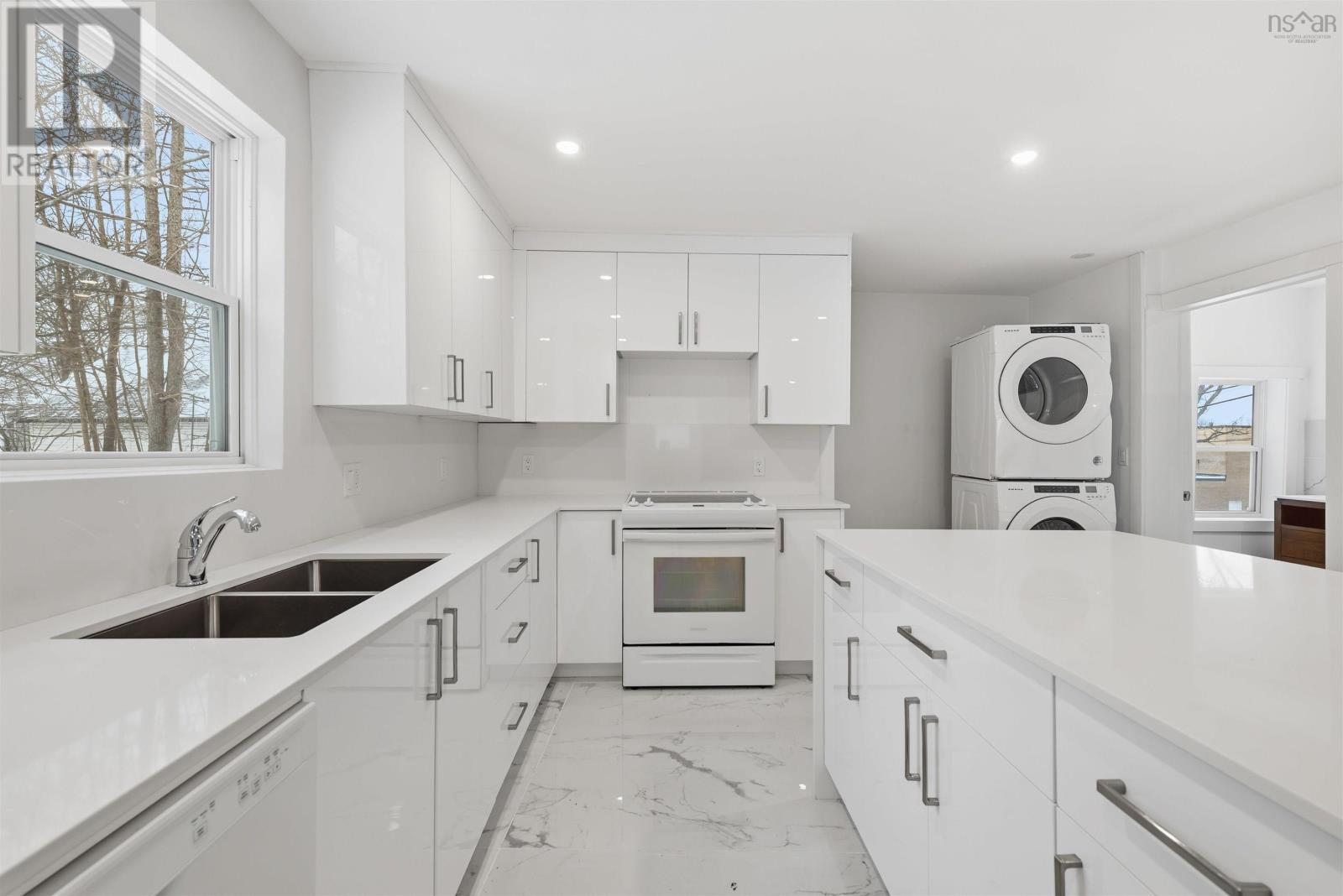 Property 45 of 45 of 221 MacLean Street