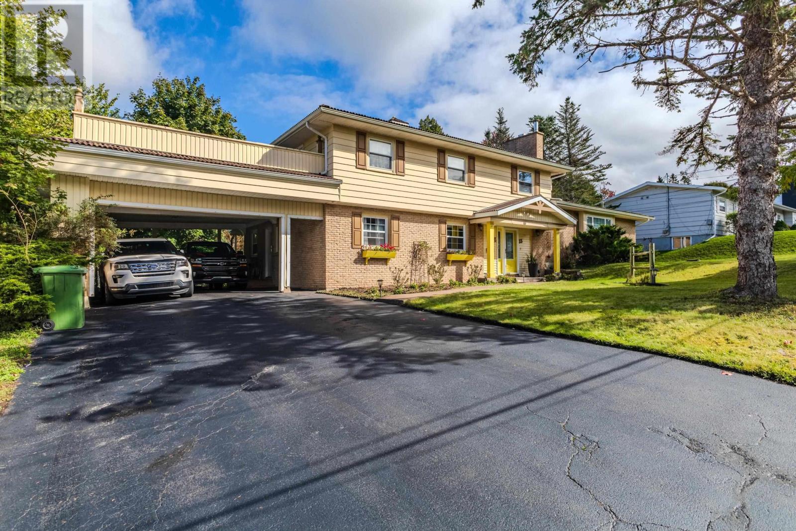 Property photo of 35 GRANDVIEW Drive