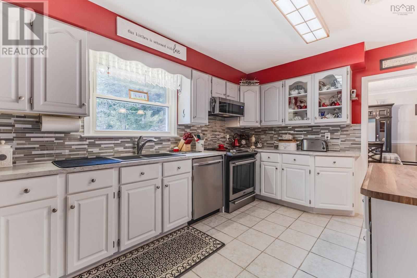 Property 31 of 49 of 35 GRANDVIEW Drive