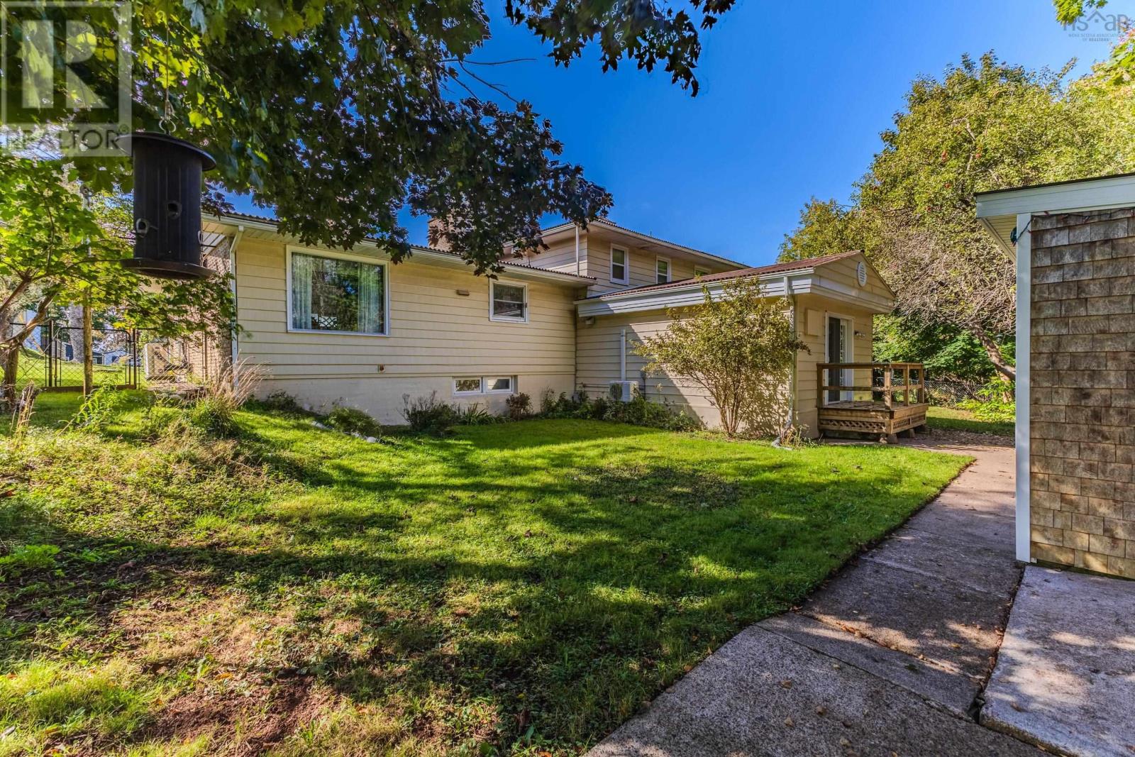 Property 28 of 49 of 35 GRANDVIEW Drive