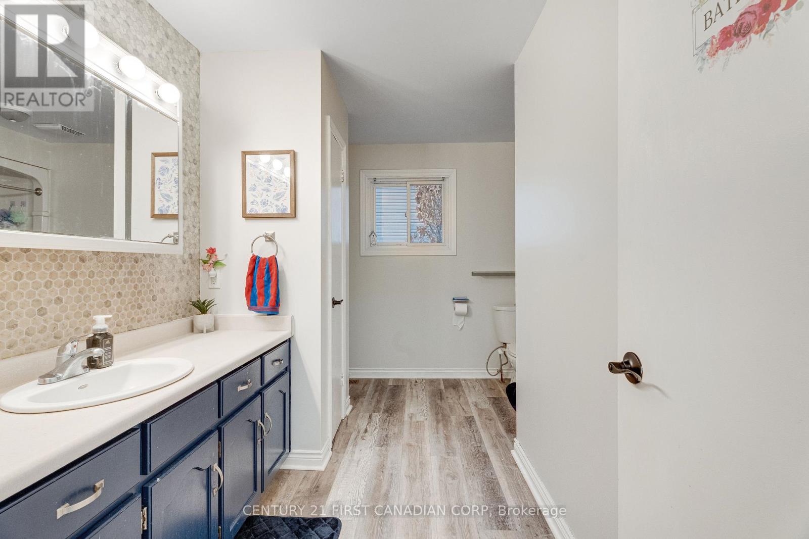 15 MOHICAN DRIVE - 19