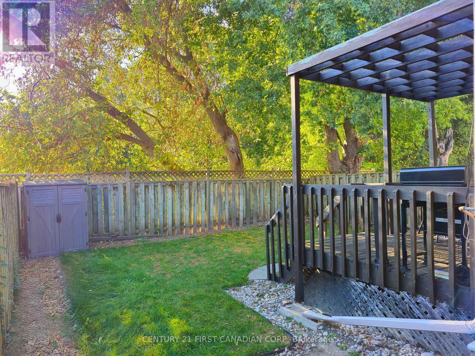 15 MOHICAN DRIVE - 38