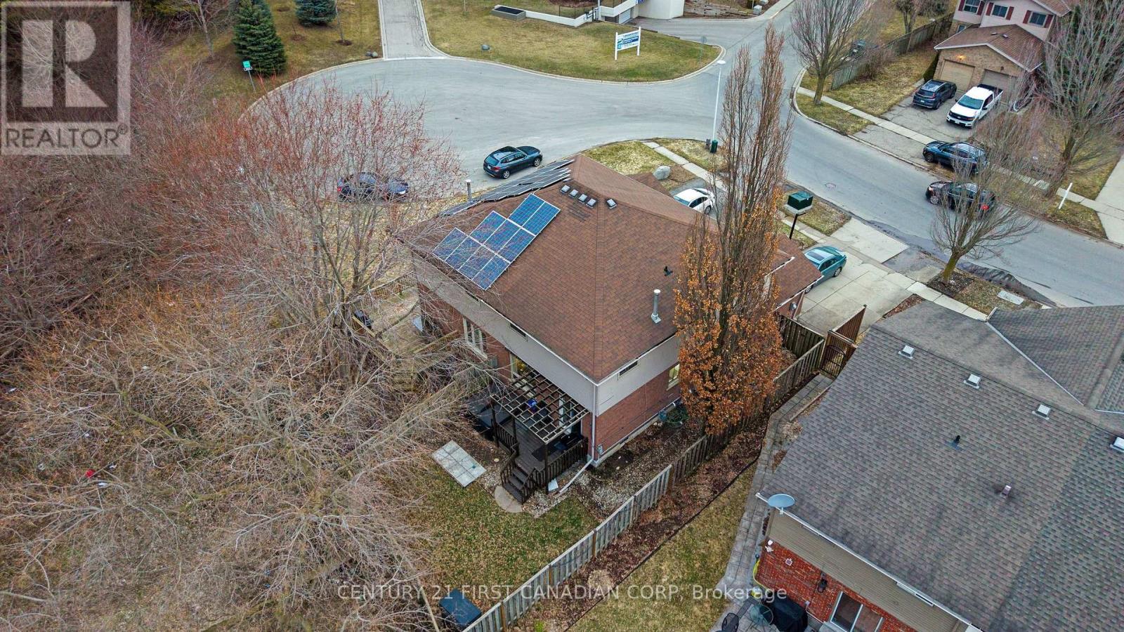 15 MOHICAN DRIVE - 44
